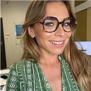 Praticien du droit spécialisé en droit public et prête à transmettre ses compétences !